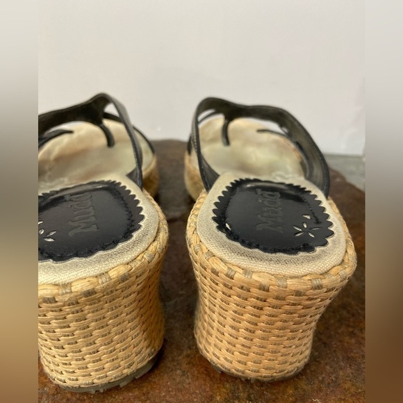 Easy Spirit~Mudd~Black/Light Gray/Tan Thong Wicker-Look Wedge Sandals~Size 9M - Picture 10 of 14